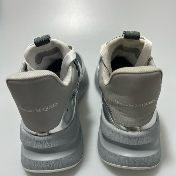 Alexander McQueen Oversized Metallic Runner Sneakers Silver Men’s EU 41/US 8 main image 5